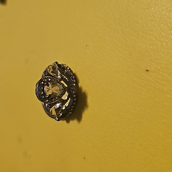 4 Costume Rhinestone Rings - For the price of 1 - Picture 9 of 12